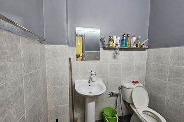 SL7, Bandar Sungai Long