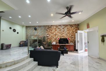 SL7, Bandar Sungai Long