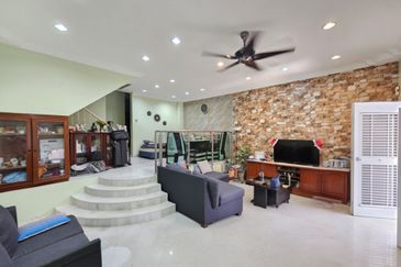 SL7, Bandar Sungai Long