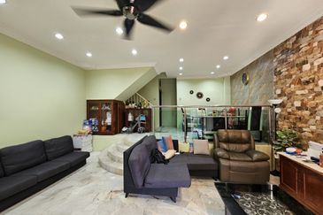 SL7, Bandar Sungai Long