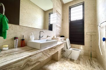 Jalan Bandar Kinrara 6B/8J 