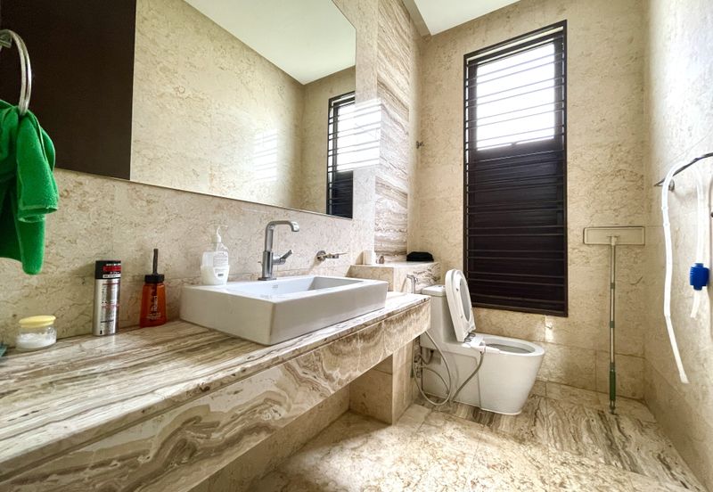 Jalan Bandar Kinrara 6B/8J 