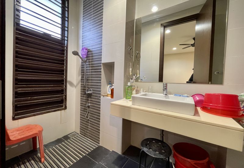 Jalan Bandar Kinrara 6B/8J 