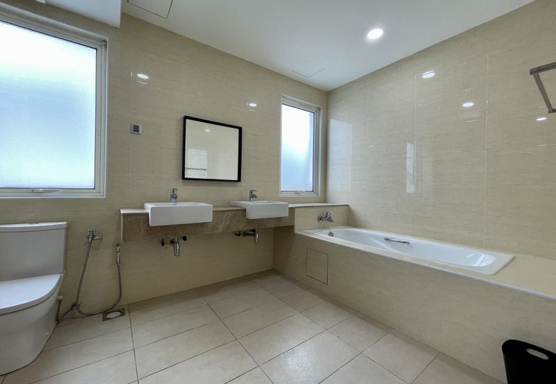 SL 9, Bandar Sungai Long