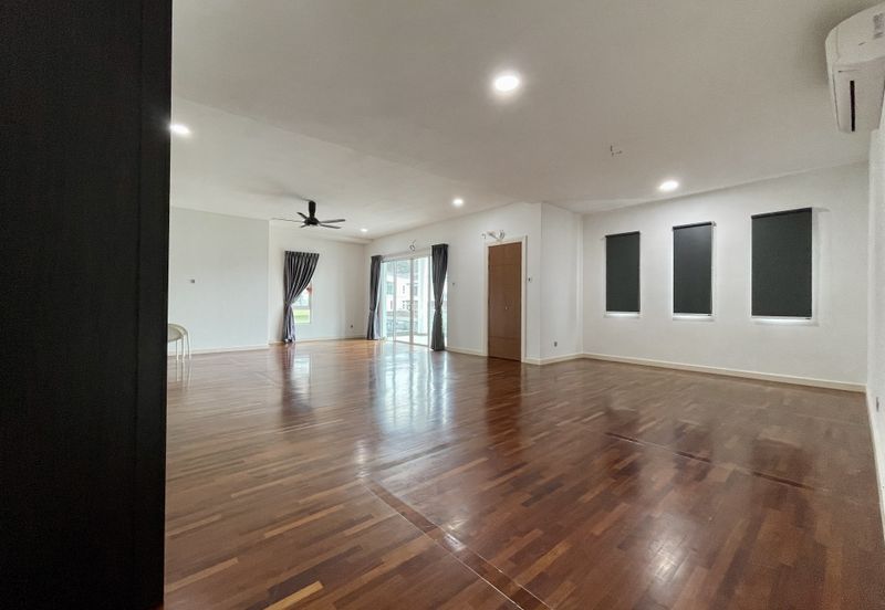 SL 9, Bandar Sungai Long