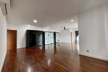 SL 9, Bandar Sungai Long