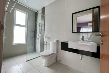 SL 9, Bandar Sungai Long