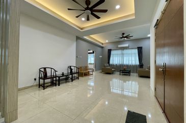 SL 9, Bandar Sungai Long