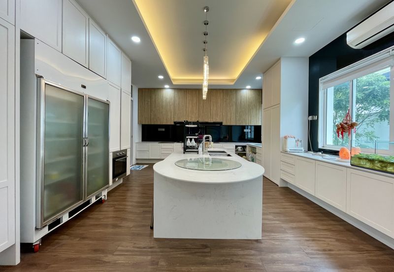 SL 9, Bandar Sungai Long