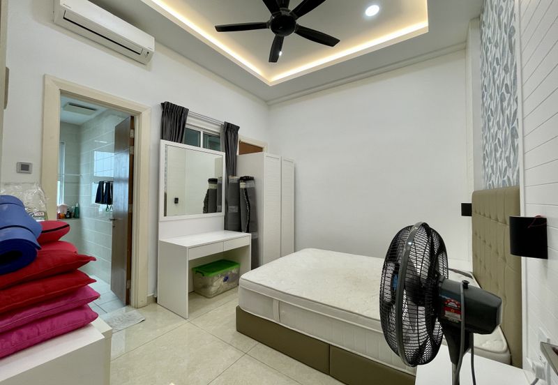 SL 9, Bandar Sungai Long