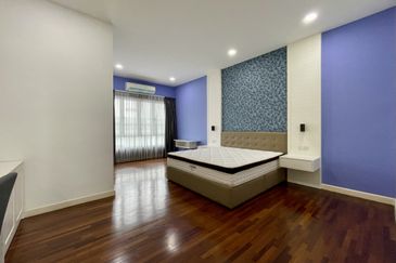 SL 9, Bandar Sungai Long