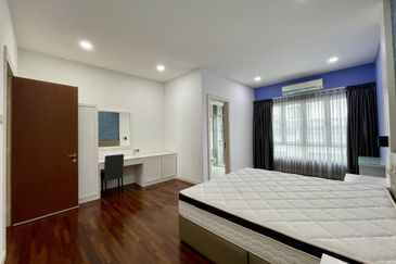 SL 9, Bandar Sungai Long