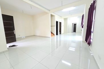 SL 14, Bandar Sungai Long