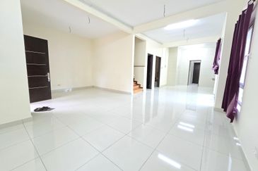 SL 14, Bandar Sungai Long