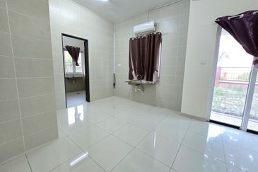 SL 14, Bandar Sungai Long