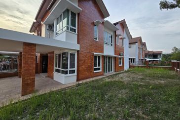 SL 14, Bandar Sungai Long