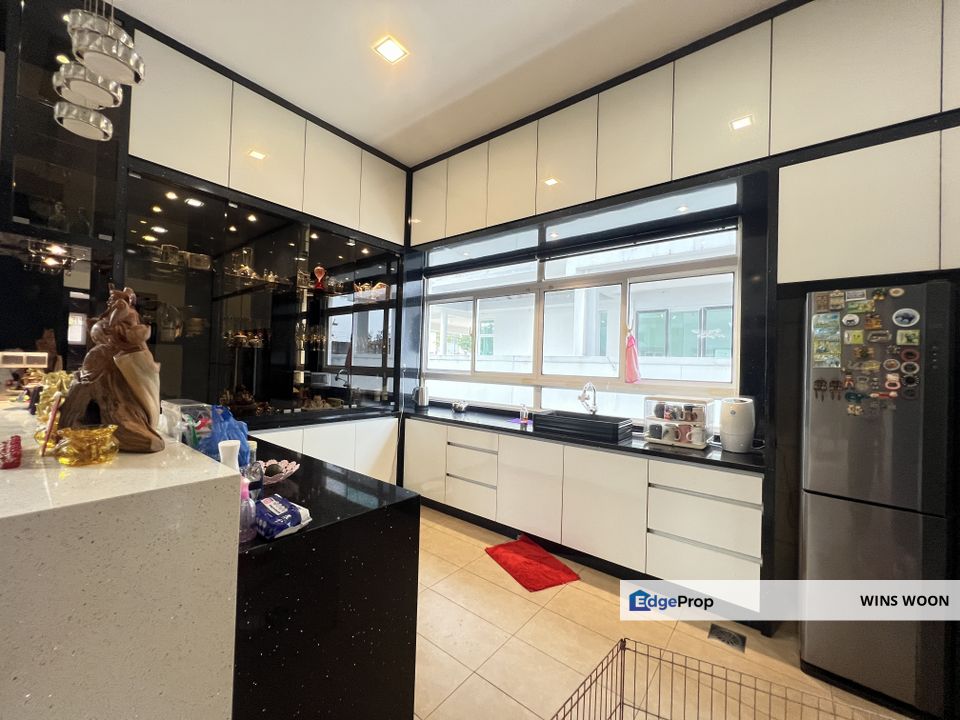 3sty CORNER bungalow @ Ambrosia,Bandar Kinrara , Selangor, Puchong