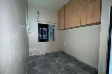 SL 6, Bandar Sungai Long