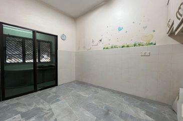 SL 6, Bandar Sungai Long