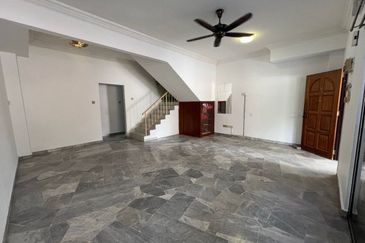 SL 6, Bandar Sungai Long