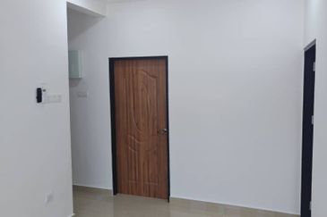 Jalan Suasana, Bandar Tun Hussein Onn