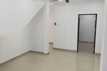 Jalan Suasana, Bandar Tun Hussein Onn