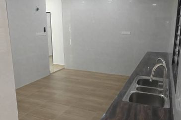 Jalan Suasana, Bandar Tun Hussein Onn