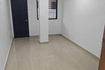 Jalan Suasana, Bandar Tun Hussein Onn