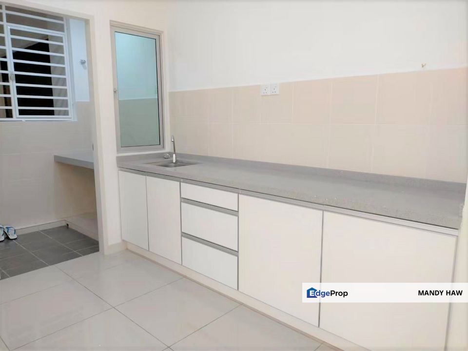 SEWA BERBALOI BIG BALCONY + Kitchen Cabinet Rumah CANTIK SAVANNA Executive Suite Southville City, Bangi, Condo Move In Condition, 3r2b 2 carpark, Selangor, Bangi