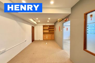 BEST CONDITION Gurney Tower Office For Sale at Persiaran Gurney Georgetown Penang