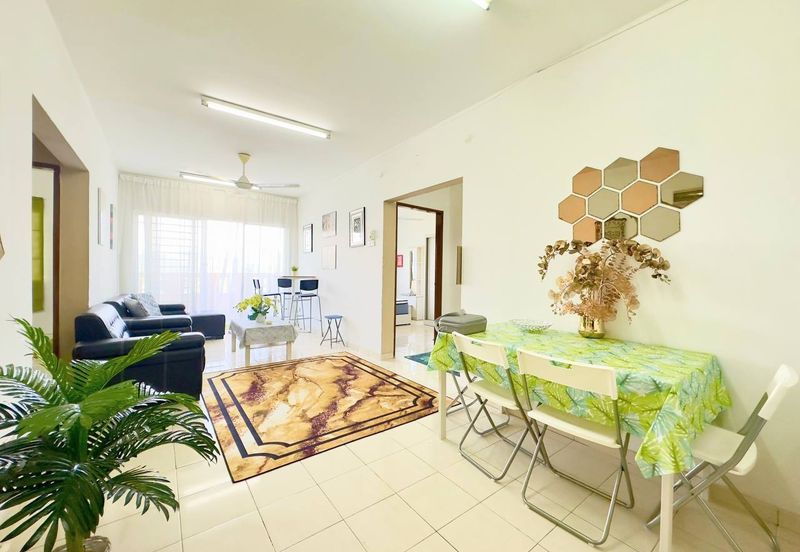 Residensi Laguna Biru 2