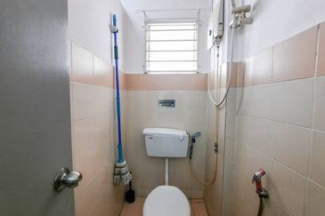 Residensi Bistaria, Ukay Bistari