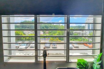 Residensi Bistaria, Ukay Bistari