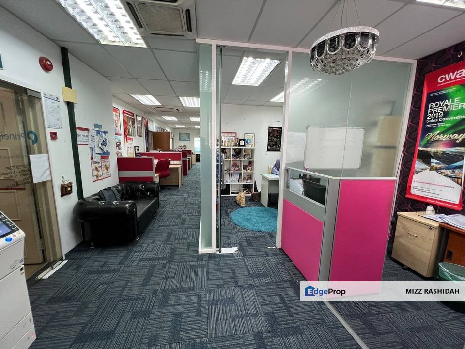 10 BOULEVARD PETALING JAYA SELANGOR, OFFICE DAMANSARA KAYU ARA, FACING MAIN ROAD FOR SALE, Selangor, Petaling Jaya