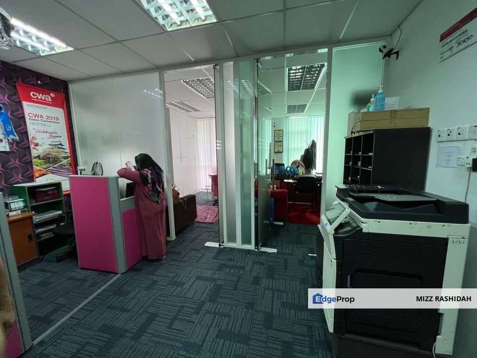 10 BOULEVARD PETALING JAYA SELANGOR, OFFICE DAMANSARA KAYU ARA, FACING MAIN ROAD FOR SALE, Selangor, Petaling Jaya