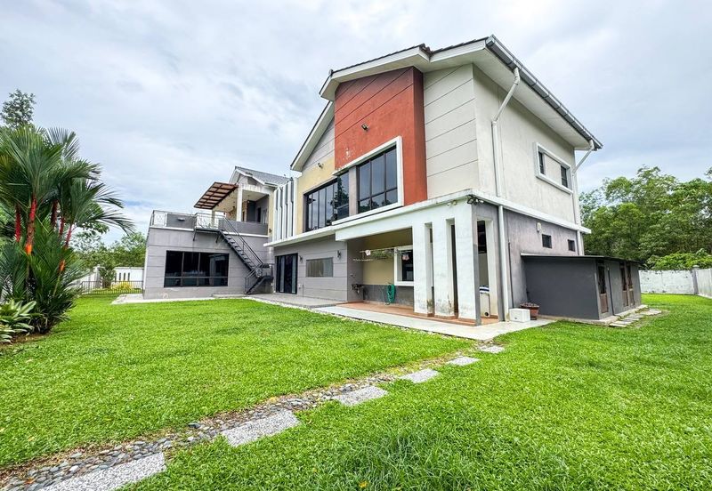 Nilai Spring Villas