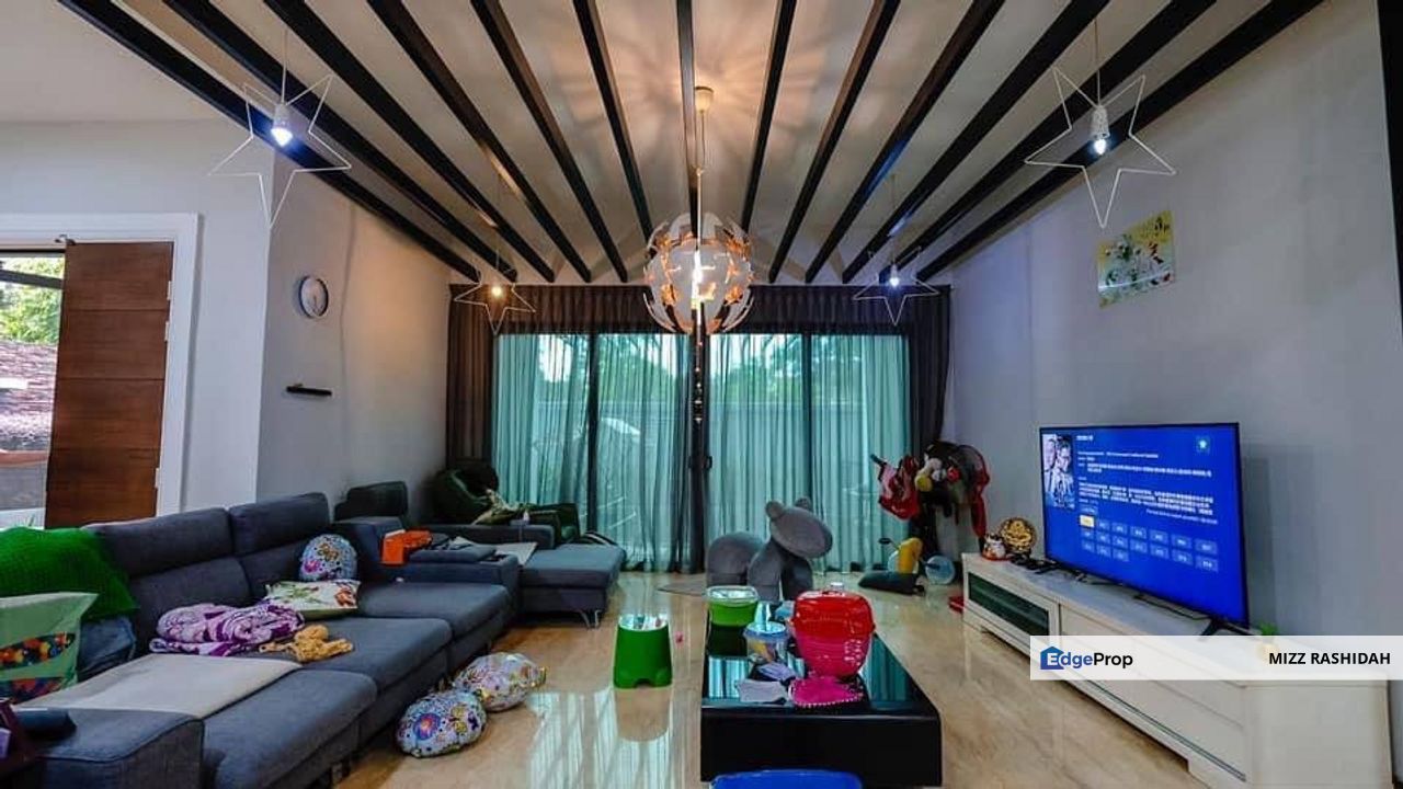 TAMAN SRI HIJAU (NEW GREEN PARK), RAWANG SELANGOR, BIG BUNGALOW  FULLY RENOVATED FOR SALE, Selangor, Rawang