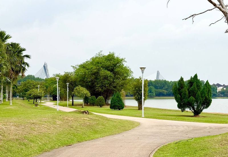 Perdana Lakeview East