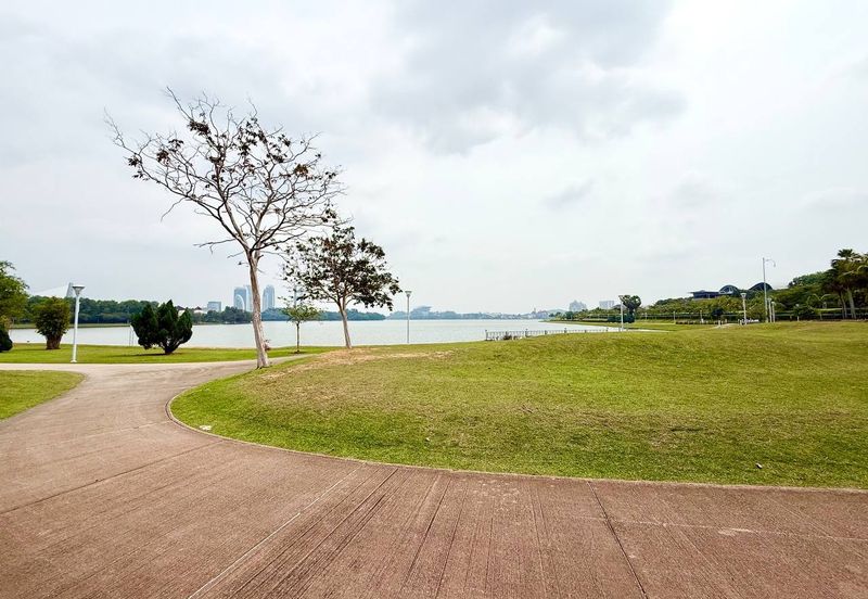 Perdana Lakeview East