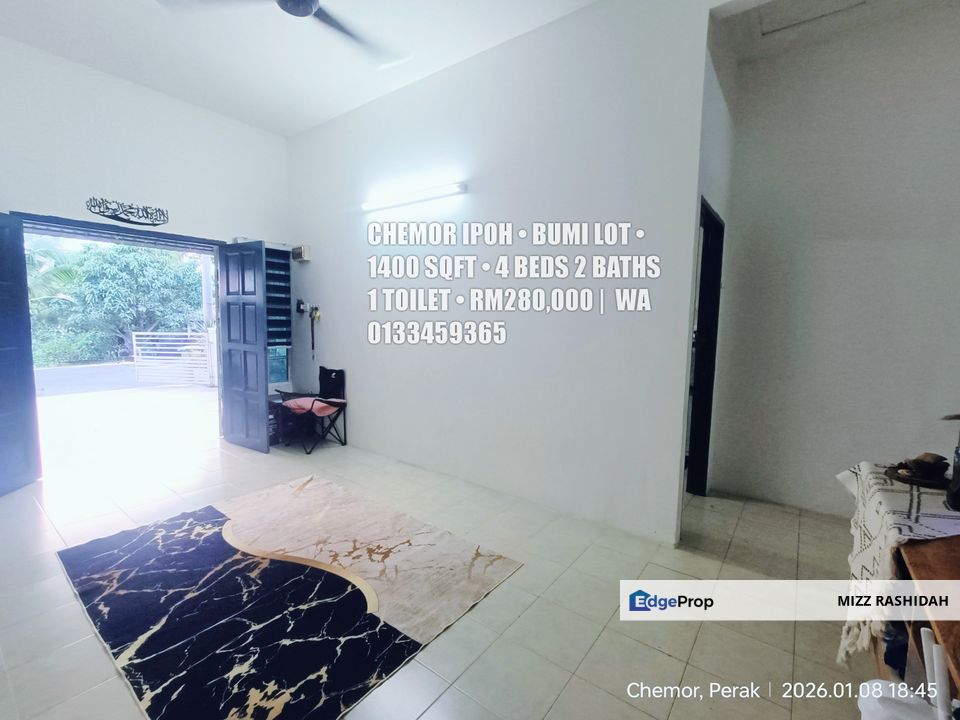 Chemor Ipoh Perak • Rumah Teres Setingkat depan padang, Perak, Kinta