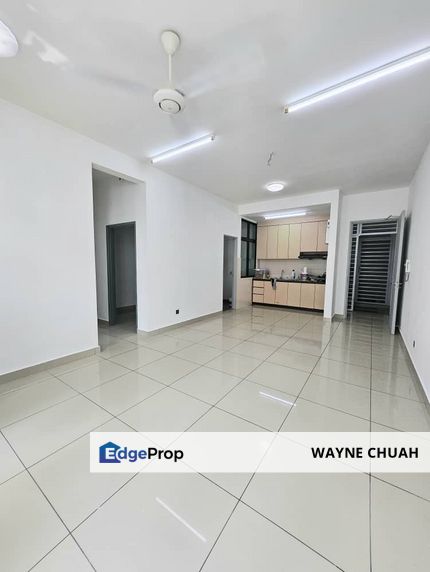 Austin regency 1+1 block b for rent 2 parking lot high floor partial furnished vacant now , Johor, Johor Bahru