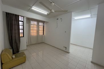 SL 8, Bandar Sungai Long