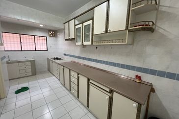 SL 8, Bandar Sungai Long