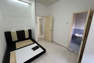 SL 8, Bandar Sungai Long