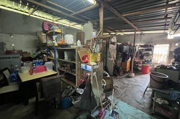 Jalan Awan Cempaka 1 