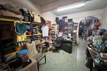 Jalan Awan Cempaka 1 