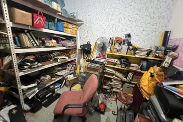 Jalan Awan Cempaka 1 