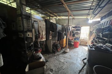 Jalan Awan Cempaka 1 