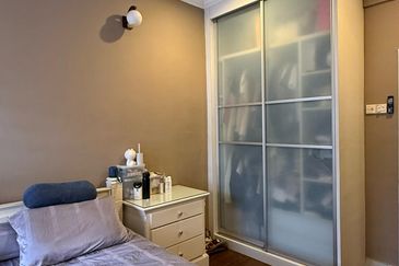 SL 10, Bandar Sungai Long