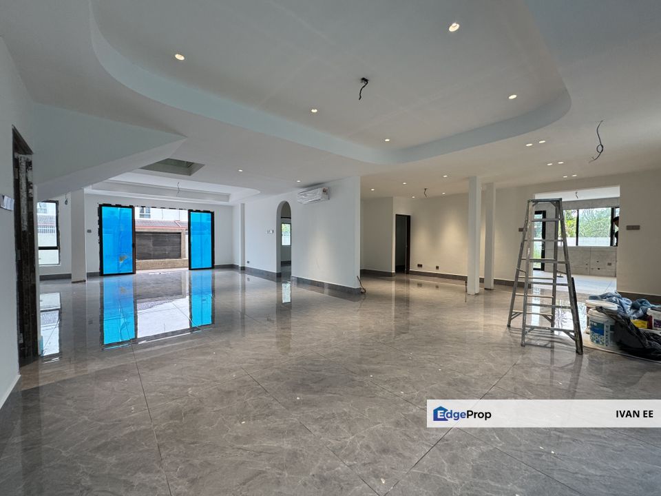 Taman Taynton View In Cheras Kuala Lumpur For Sale, Newly Renovated, Partially Furnished, Large Compound, Kuala Lumpur, Cheras